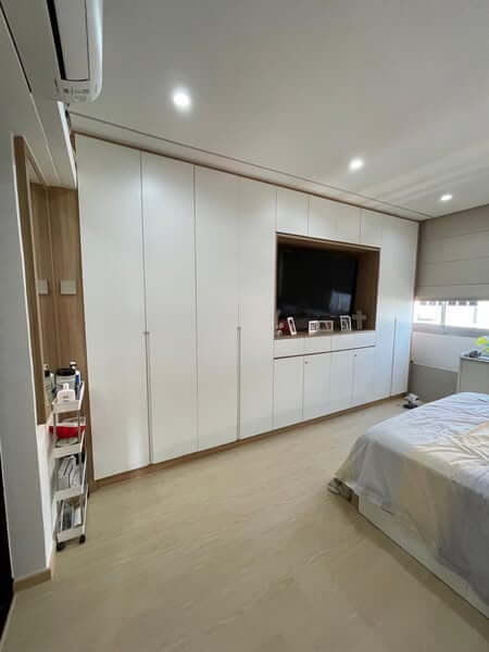 Custom Carpentry for a Modern Living Room